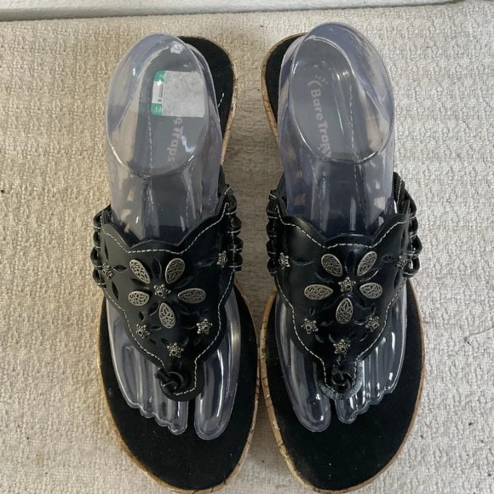 BareTraps Italicize Black Leather Floral Cutout Cork Wedge‎ Sandals Womens 10M